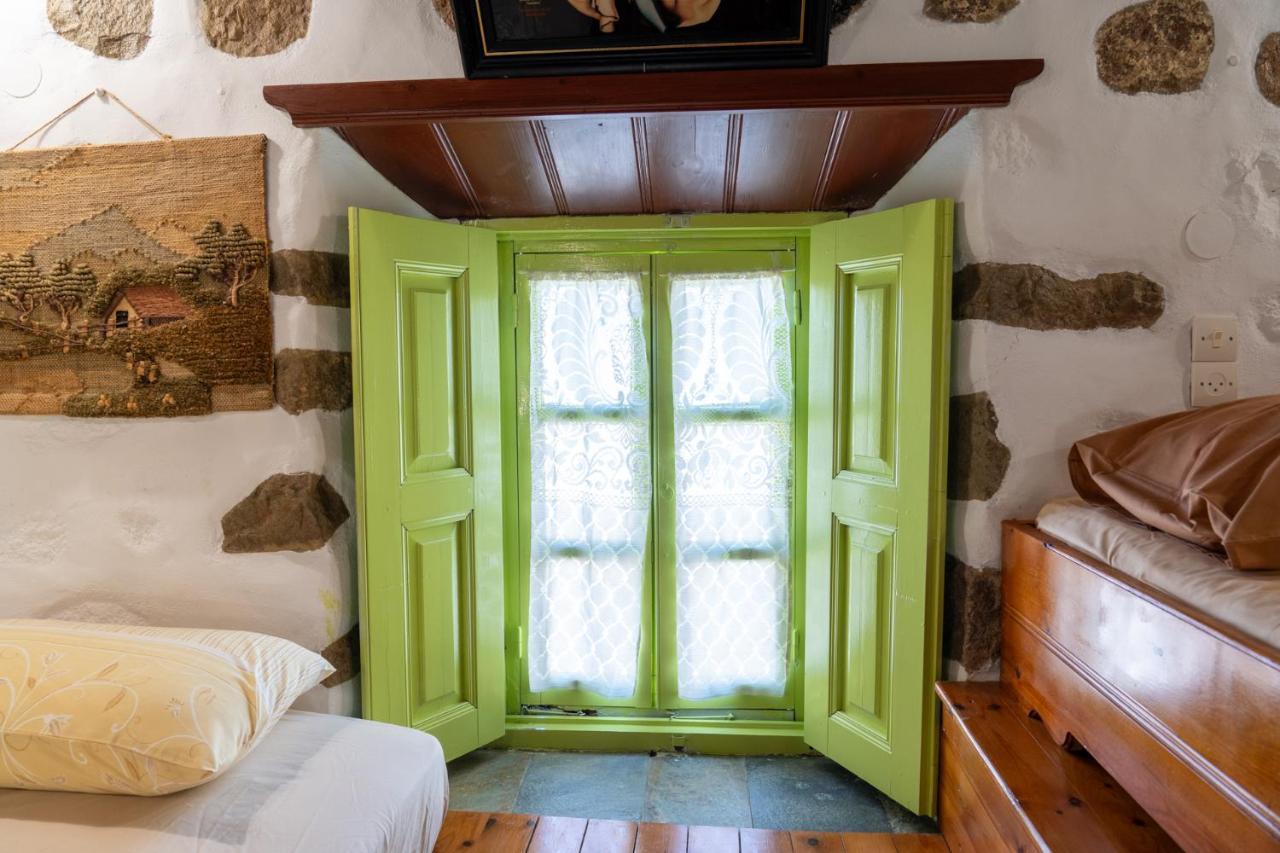 Vintage White House Patmos Apartment Ngoại thất bức ảnh
